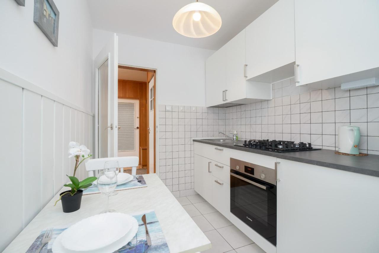 Jozefinska Apartment With Balcony Cracow By Noclegi Renters Kraków Exteriör bild