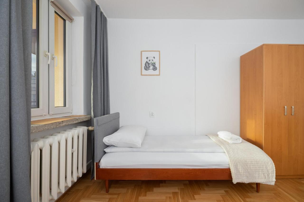 Jozefinska Apartment With Balcony Cracow By Noclegi Renters Kraków Exteriör bild